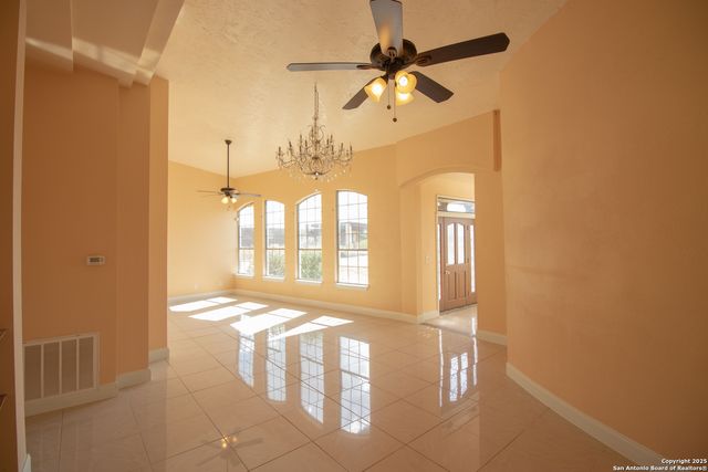 272 CR 341, La Vernia, TX 78121