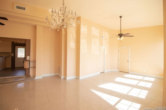 272 CR 341, La Vernia, TX 78121