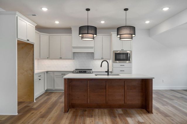 3045 E Heritage Street, Republic, MO 65738