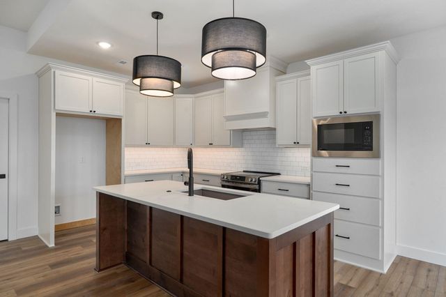 3045 E Heritage Street, Republic, MO 65738
