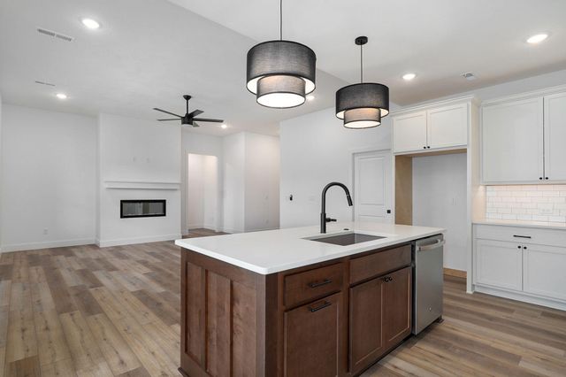 3045 E Heritage Street, Republic, MO 65738