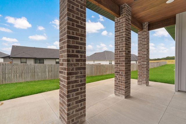 3045 E Heritage Street, Republic, MO 65738