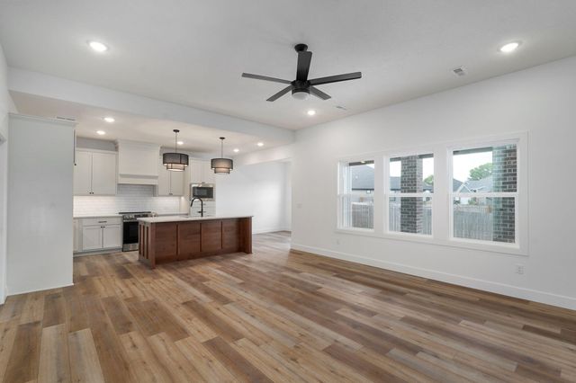 3045 E Heritage Street, Republic, MO 65738