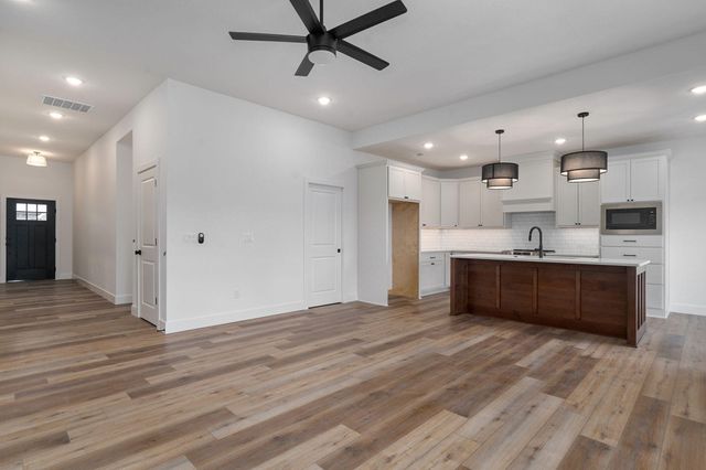 3045 E Heritage Street, Republic, MO 65738