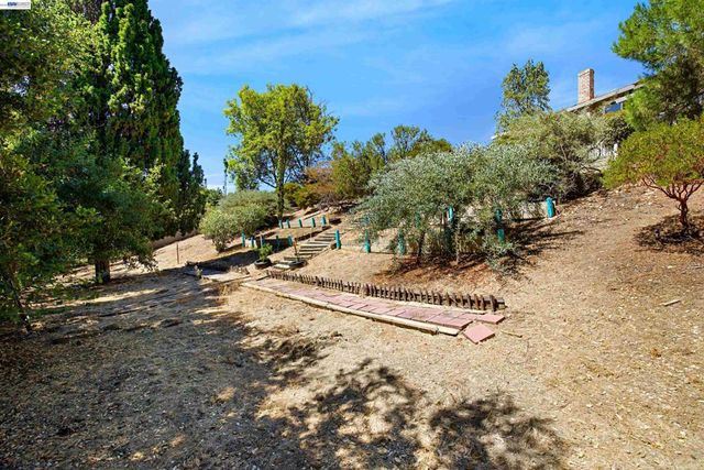 6299 Scenic Meadow Ln, San Jose, CA 95135