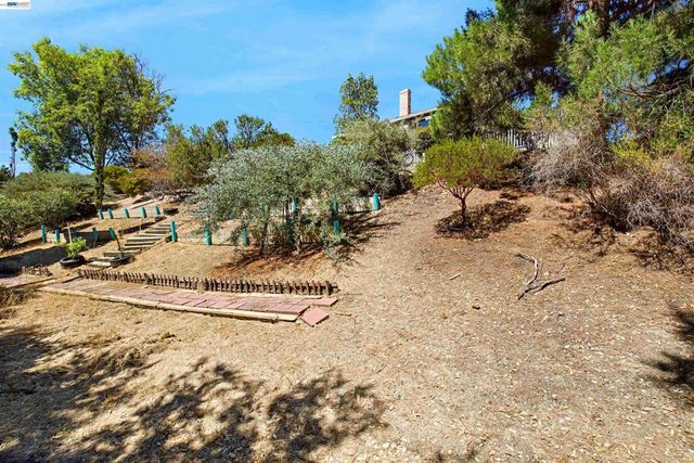 6299 Scenic Meadow Ln, San Jose, CA 95135