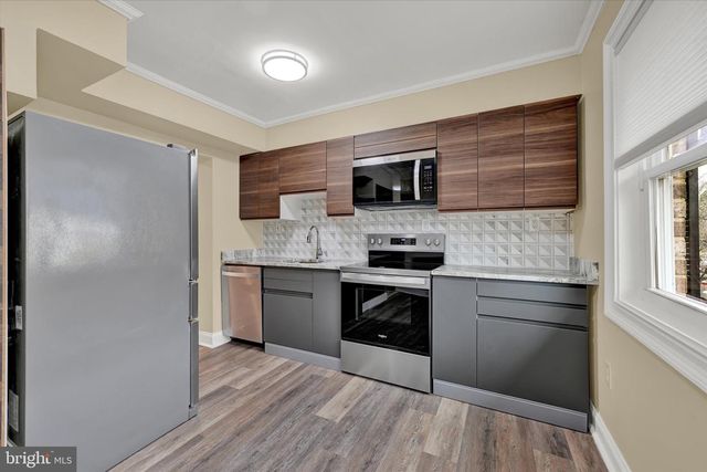 10 SHARROW CT, Baltimore, MD 21244