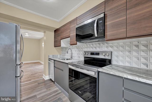 10 SHARROW CT, Baltimore, MD 21244