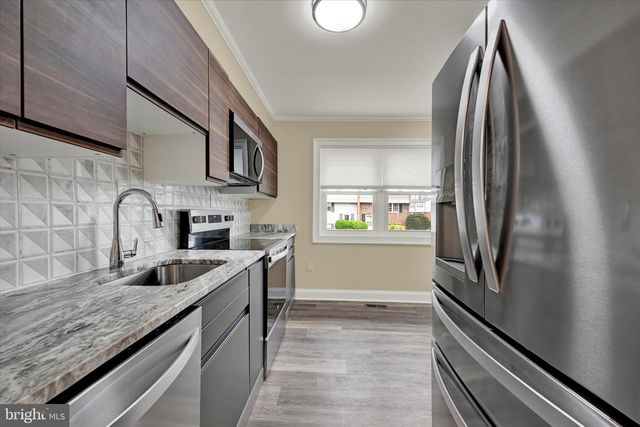 10 SHARROW CT, Baltimore, MD 21244