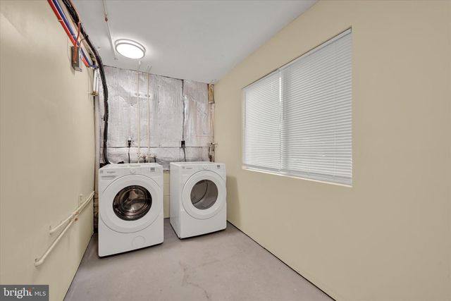 10 SHARROW CT, Baltimore, MD 21244