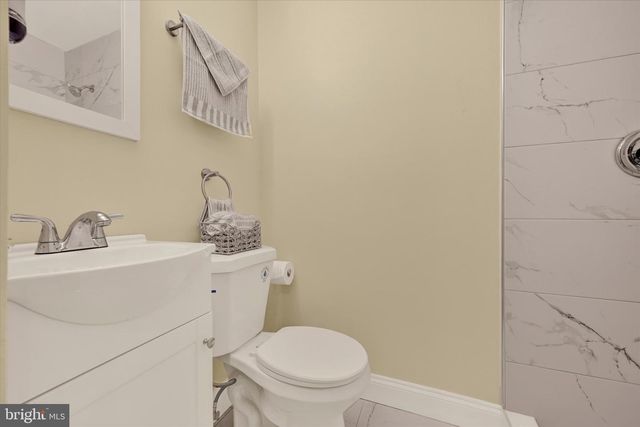 10 SHARROW CT, Baltimore, MD 21244