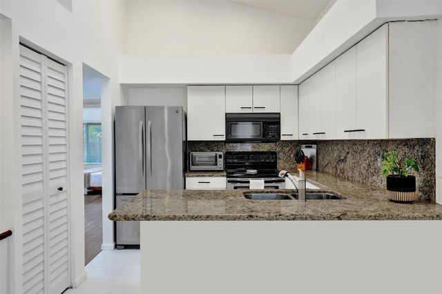 10108 NW 4th Street, Plantation, FL 33324