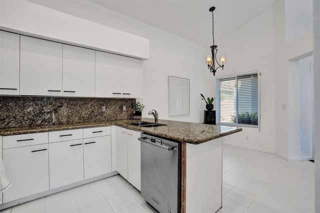 10108 NW 4th Street, Plantation, FL 33324