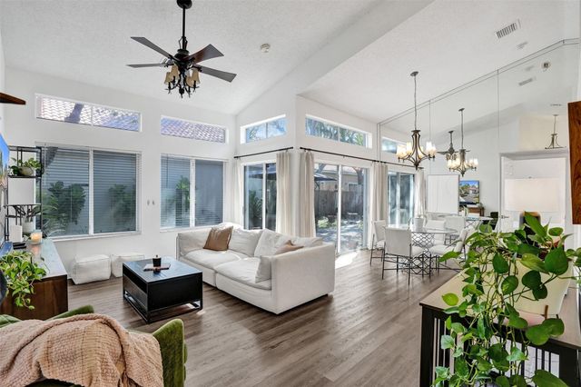 10108 NW 4th Street, Plantation, FL 33324