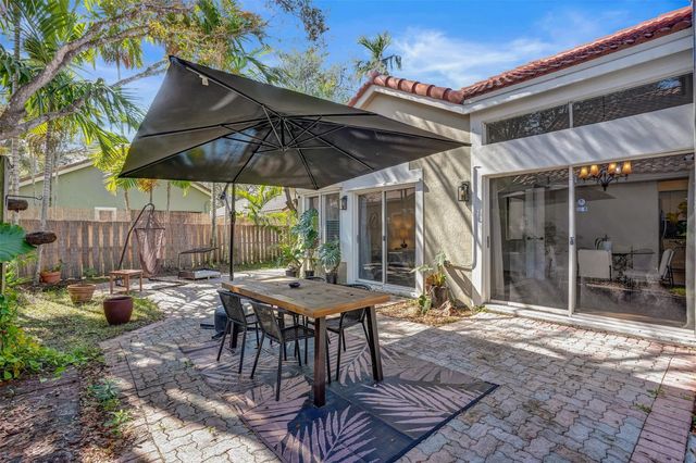 10108 NW 4th Street, Plantation, FL 33324