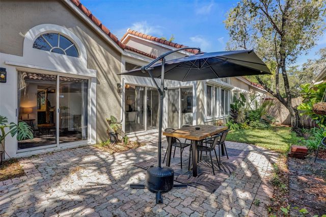 10108 NW 4th Street, Plantation, FL 33324