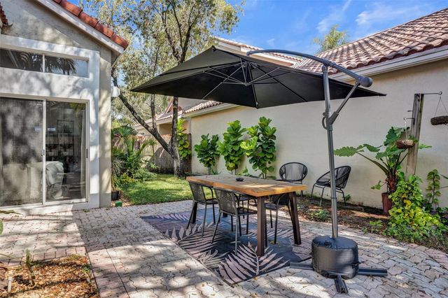 10108 NW 4th Street, Plantation, FL 33324