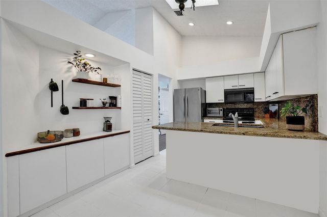 10108 NW 4th Street, Plantation, FL 33324