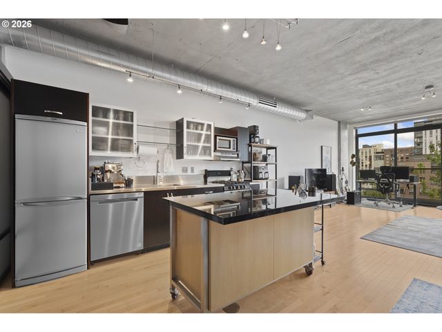 1410 Nw KEARNEY St 617, Portland, OR 97209