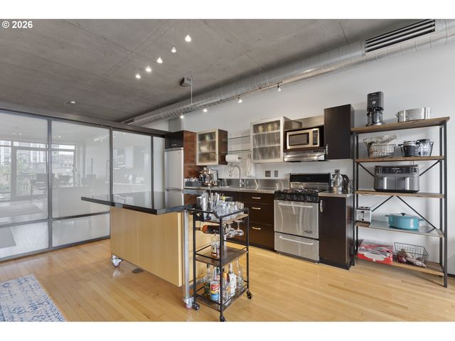 1410 Nw KEARNEY St 617, Portland, OR 97209