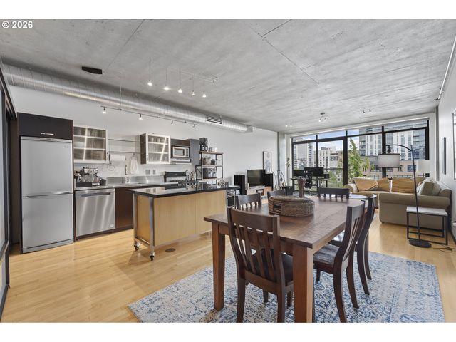 1410 Nw KEARNEY St 617, Portland, OR 97209