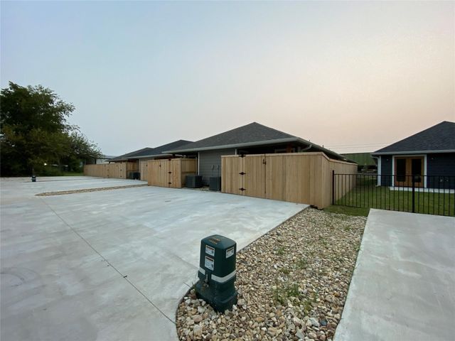 804 N Broughton Street 804, Sherman, TX 75090