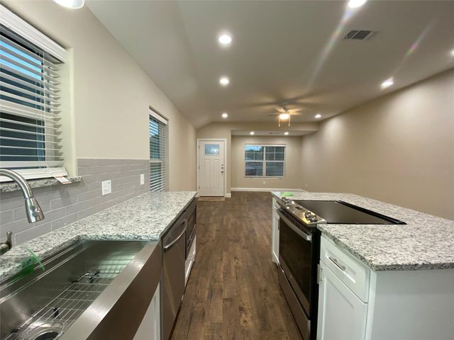 804 N Broughton Street 804, Sherman, TX 75090