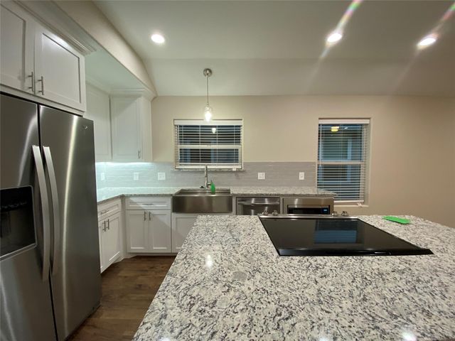 804 N Broughton Street 804, Sherman, TX 75090