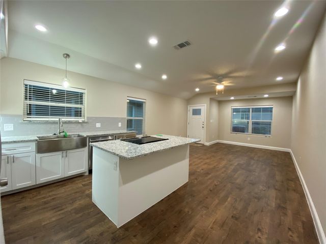 804 N Broughton Street 804, Sherman, TX 75090