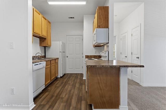 310 Holcomb Boulevard, 305, Ocean Springs, MS 39564