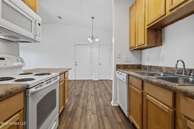 310 Holcomb Boulevard, 305, Ocean Springs, MS 39564