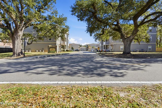 310 Holcomb Boulevard, 305, Ocean Springs, MS 39564