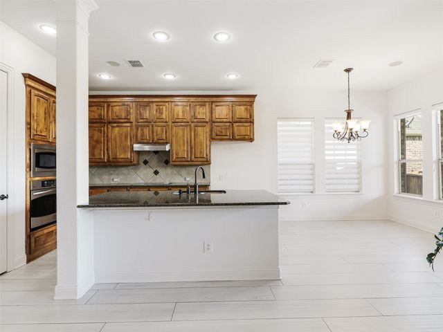 2512 Sir Alexander Lane, Lewisville, TX 75056