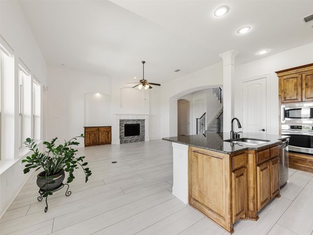 2512 Sir Alexander Lane, Lewisville, TX 75056