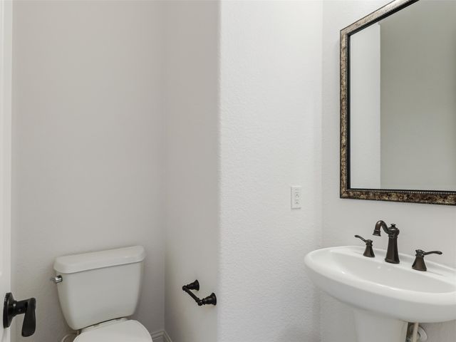 2512 Sir Alexander Lane, Lewisville, TX 75056
