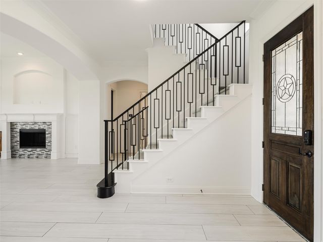 2512 Sir Alexander Lane, Lewisville, TX 75056