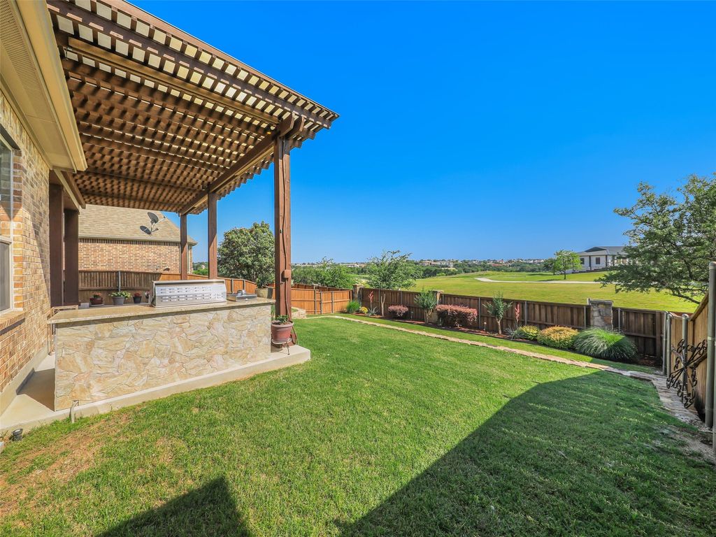 2512 Sir Alexander Lane, Lewisville, TX 75056