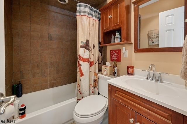 38 Post Ln, Riverdale Boro, NJ 07457