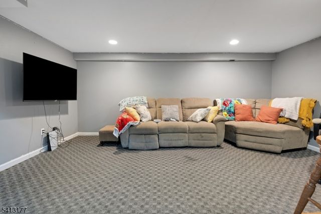 38 Post Ln, Riverdale Boro, NJ 07457