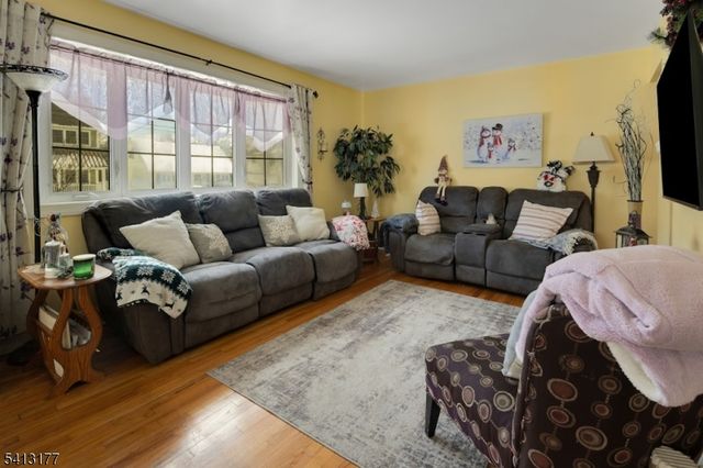 38 Post Ln, Riverdale Boro, NJ 07457