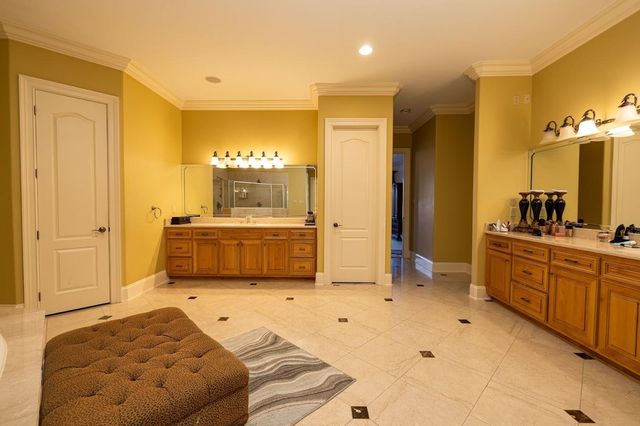 1042 WOODLAND RIDGE DR, Cordova, TN 38018