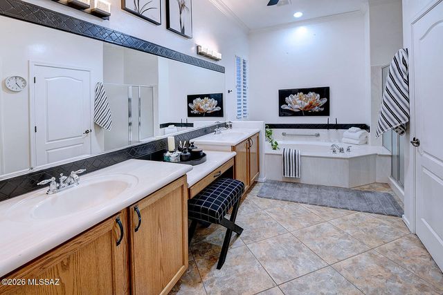 1734 W Acacia Bluffs Drive, Green Valley, AZ 85622