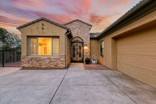 1734 W Acacia Bluffs Drive, Green Valley, AZ 85622