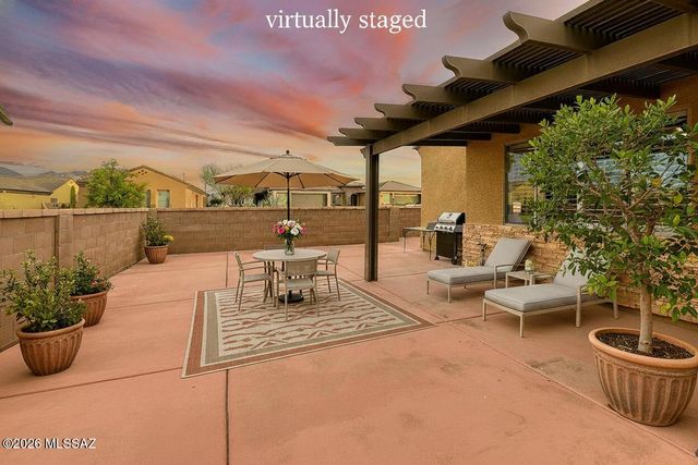 1734 W Acacia Bluffs Drive, Green Valley, AZ 85622