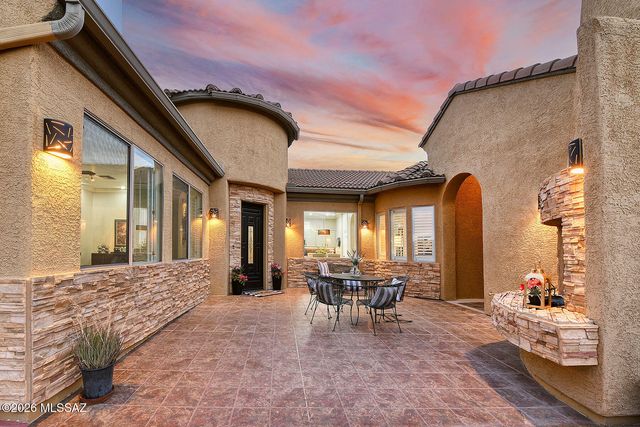 1734 W Acacia Bluffs Drive, Green Valley, AZ 85622