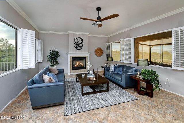 1734 W Acacia Bluffs Drive, Green Valley, AZ 85622