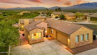 1734 W Acacia Bluffs Drive, Green Valley, AZ 85622