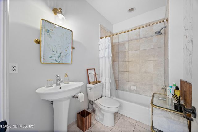 2525 COLLEGE Street 1113, Jacksonville, FL 32204