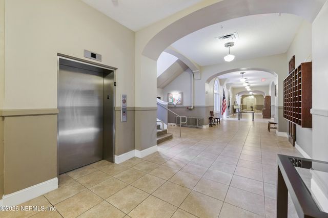 2525 COLLEGE Street 1113, Jacksonville, FL 32204