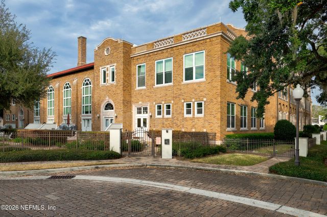 2525 COLLEGE Street 1113, Jacksonville, FL 32204